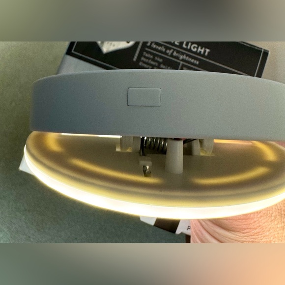 Dashing Selfie Clip Ring Light - Picture 4 of 14